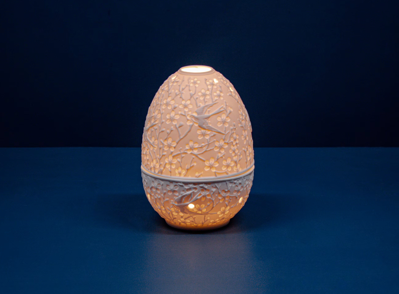 Light-Glow Swallow Oval Tealight Candle Holder